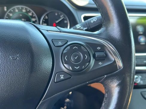 Used 2017 Buick LaCrosse Premium w/ Driver Confidence Package #2 FWD image 20