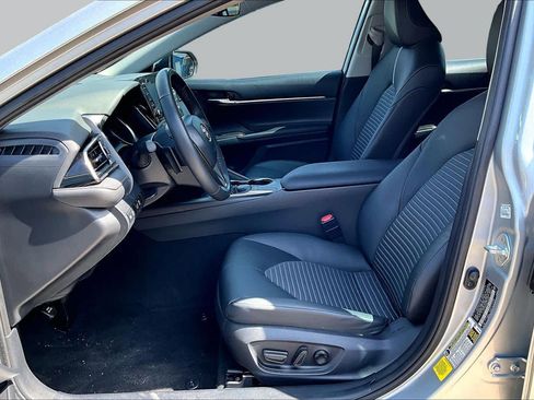 Used 2024 Toyota Camry SE FWD image 8