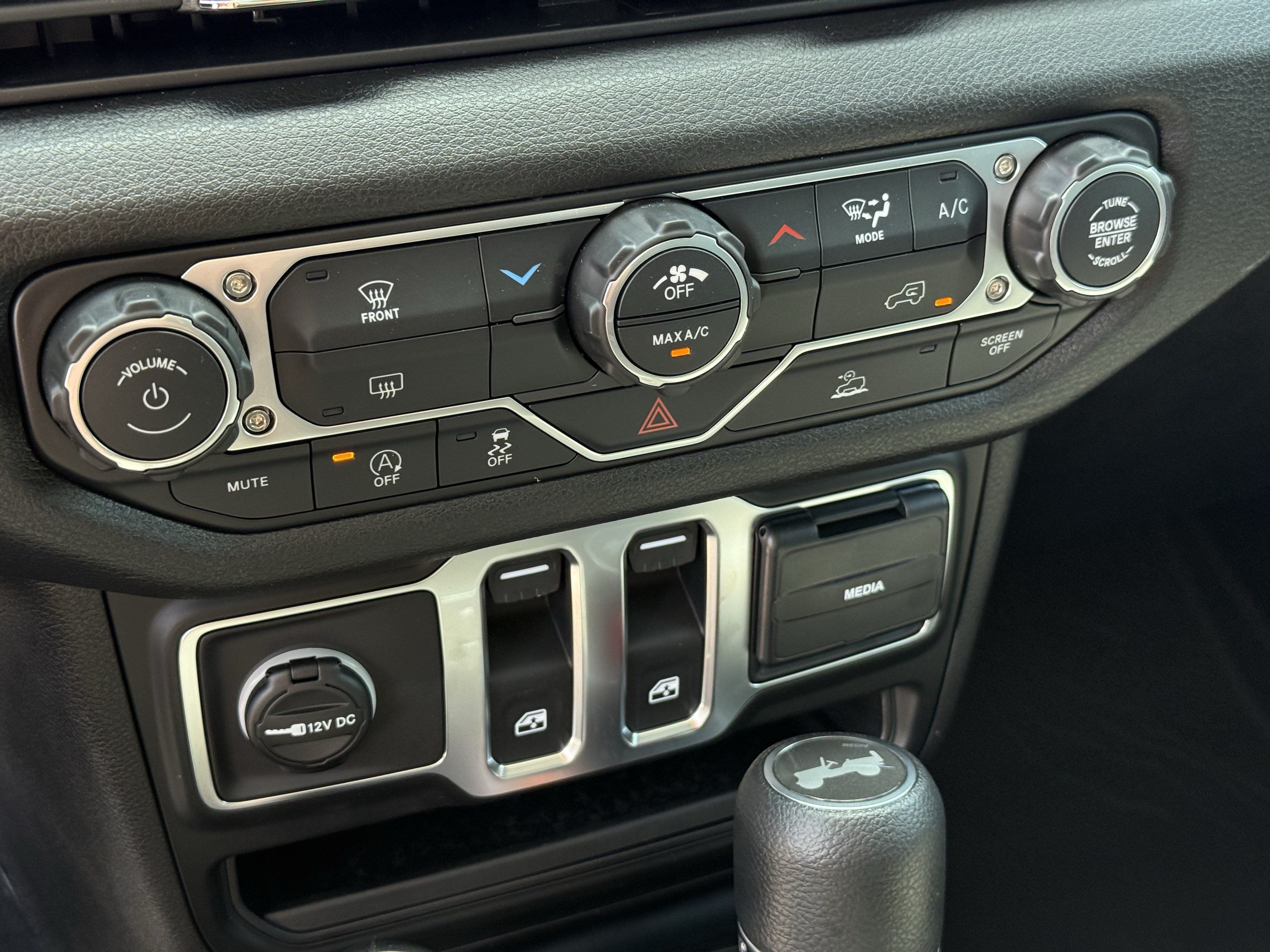 Used 2026 Jeep Wrangler Sport AWD/4WD image 23