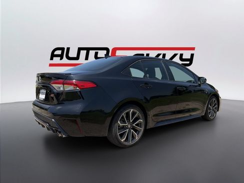 Used 2022 Toyota Corolla SE w/ SE Premium Package FWD image 5