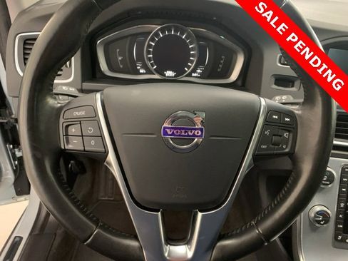 Used 2018 Volvo V60 T5 Dynamic w/ Vision Package image 12