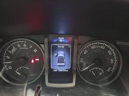 Used 2017 Toyota Tacoma TRD Sport w/ Exterior Package image 23