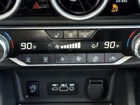 Used 2025 Nissan Sentra SR w/ SR Premium Package image 18