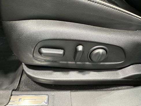 Used 2020 GMC Acadia Denali w/ Denali Ultimate Package image 16