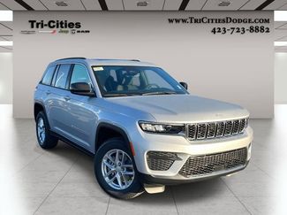 New 2025 Jeep Grand Cherokee Laredo X w/ Luxury Tech Group I video 1
