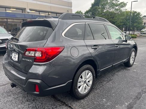 Used 2018 Subaru Outback 2.5i Premium AWD/4WD image 5