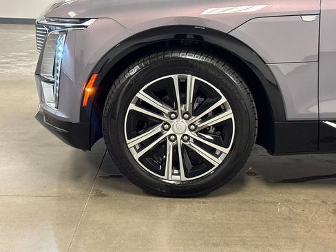 New 2026 Cadillac Lyriq Premium Luxury image 10