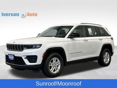 Used 2023 Jeep Grand Cherokee Laredo w/ Luxury Tech Group I AWD/4WD image 5
