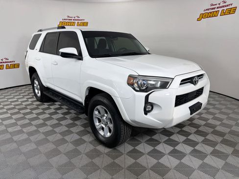 Used 2022 Toyota 4Runner SR5 image 7