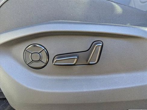 New 2026 Volkswagen Tiguan SE R-Line AWD/4WD image 11