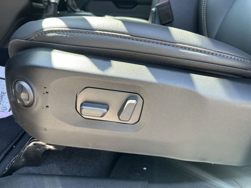 New 2025 Jeep Gladiator Sport image 34