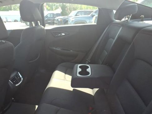 Used 2025 Chevrolet Malibu LT image 7