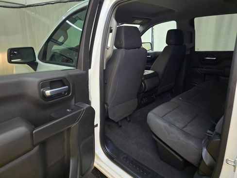 Used 2019 Chevrolet Silverado 1500 Custom w/ Custom Value Package RWD image 15