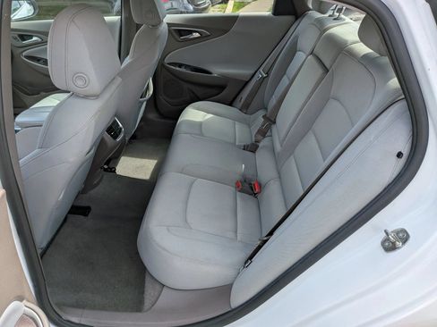 Used 2021 Chevrolet Malibu LT FWD image 26