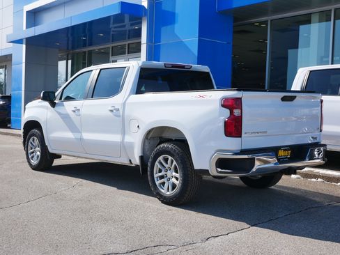 Used 2022 Chevrolet Silverado 1500 LT AWD/4WD image 4