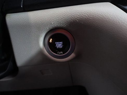 Used 2021 Chrysler Voyager Lxi image 30