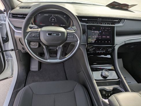 New 2025 Jeep Grand Cherokee L Laredo w/ Luxury Tech Group I image 17