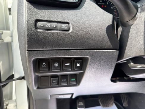 Used 2020 Nissan Rogue SV AWD/4WD image 24