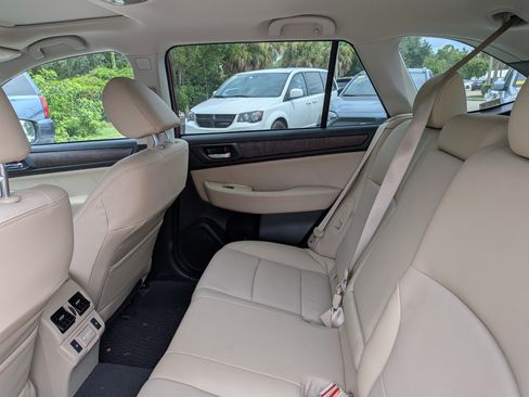Used 2018 Subaru Outback 2.5i Limited AWD/4WD image 15