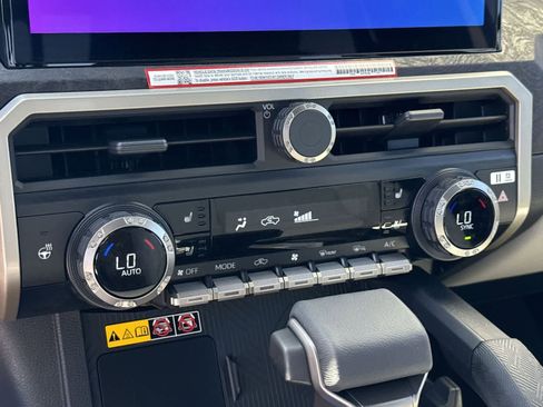 Used 2025 Toyota Tacoma Limited image 23