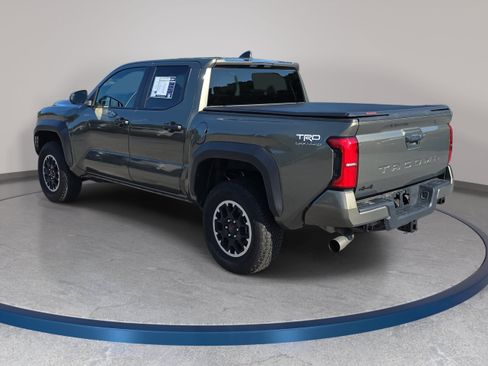 Used 2025 Toyota Tacoma TRD Off-Road AWD/4WD image 7