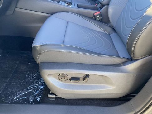 New 2026 Volkswagen Tiguan SE FWD image 16