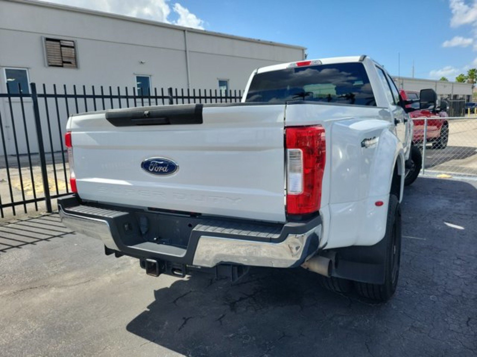 Used 2018 Ford F350 XLT AWD/4WD image 6
