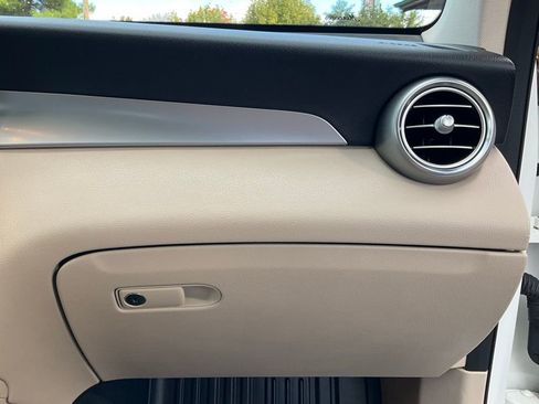Used 2021 Mercedes-Benz GLC 300 image 38