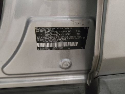 Used 2017 Toyota RAV4 LE image 33