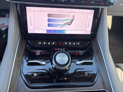 Used 2022 Jeep Grand Wagoneer Series I AWD/4WD image 24