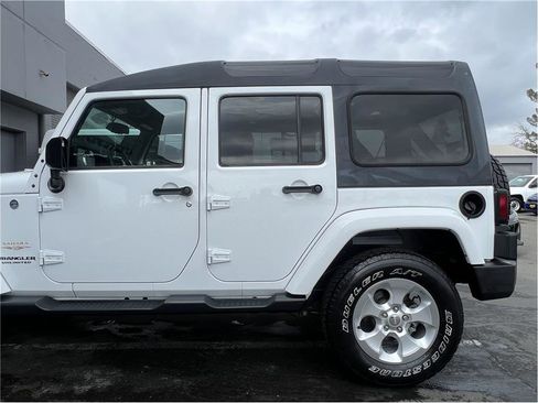 Used 2015 Jeep Wrangler Unlimited Sahara w/ Connectivity Group image 49