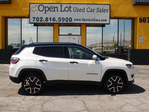 Used 2018 Jeep Compass Limited w/ Navigation Group AWD/4WD image 4