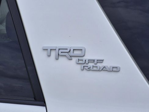 Used 2022 Toyota 4Runner TRD Off-Road Premium w/ Moonroof Package AWD/4WD image 9