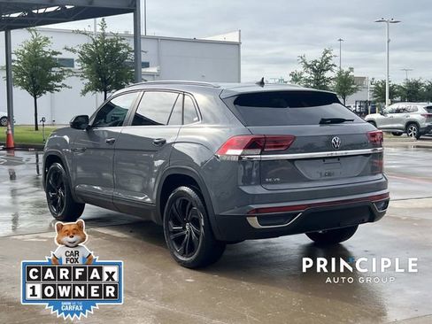 Used 2021 Volkswagen Atlas Cross Sport SE w/ Panoramic Sunroof Package FWD image 10