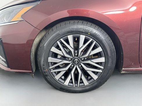 Used 2023 Nissan Altima 2.5 SV FWD image 38