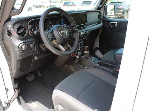 Certified 2026 Jeep Gladiator Rubicon AWD/4WD image 20