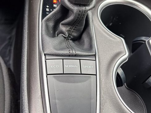 Used 2022 Toyota Camry LE image 24