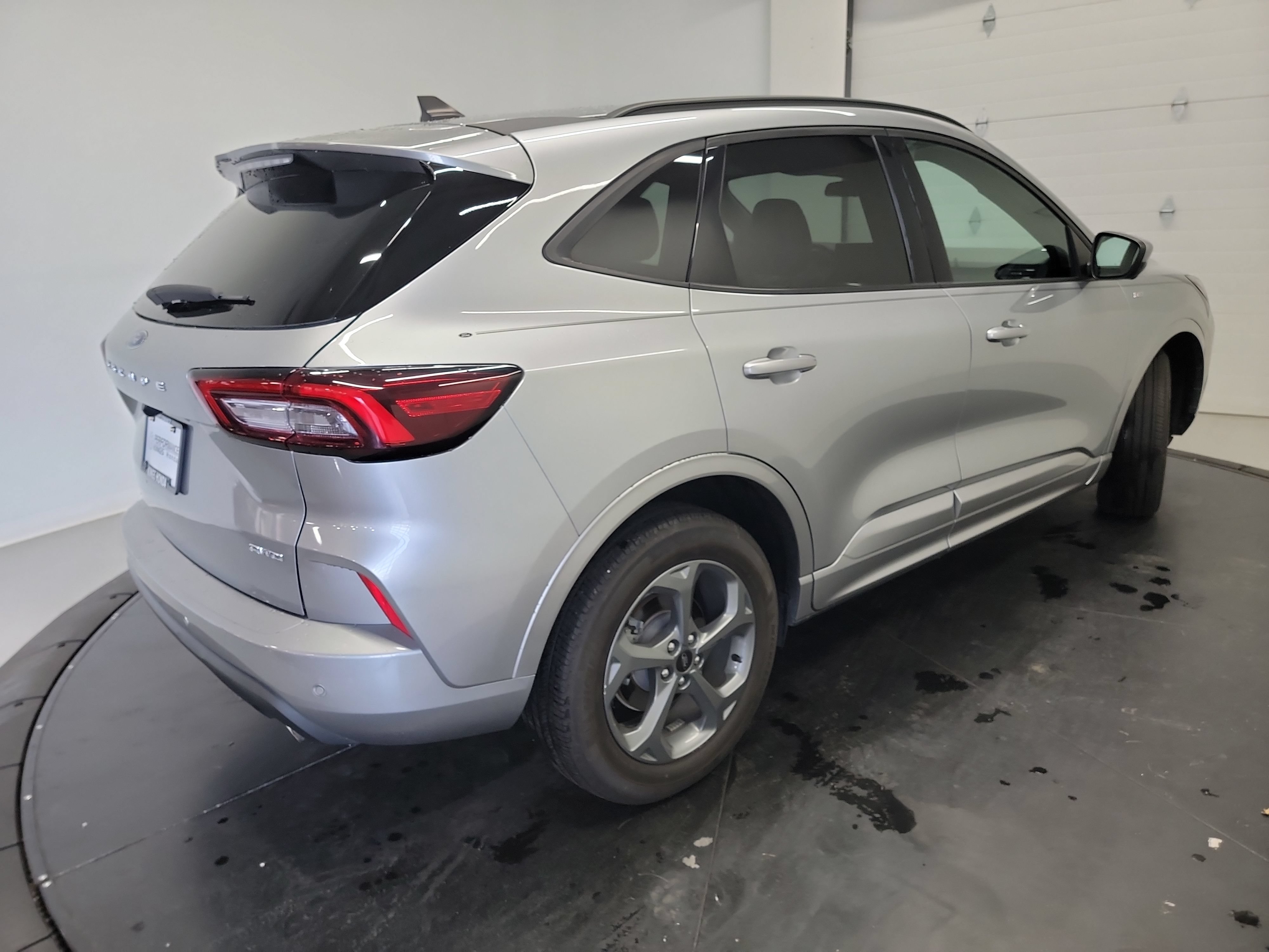 Used 2023 Ford Escape ST-Line Select w/ Tech Pack #2 AWD/4WD image 9