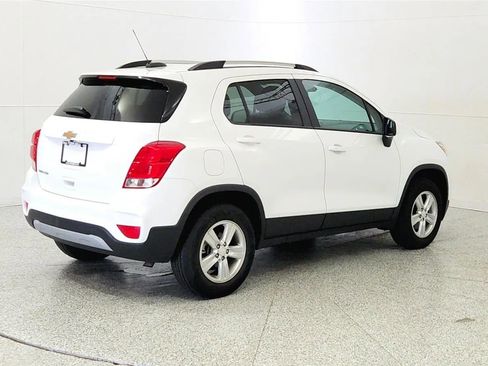 Used 2021 Chevrolet Trax LT w/ LT Convenience Package image 7