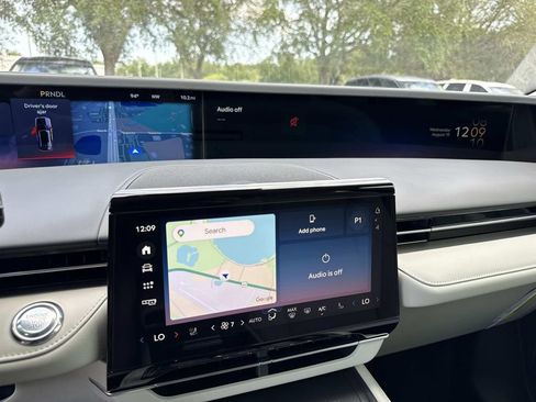 New 2026 Lincoln Nautilus Premier AWD/4WD image 23