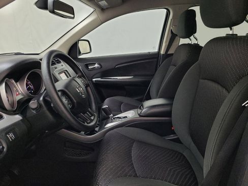 Used 2019 Dodge Journey SE image 17