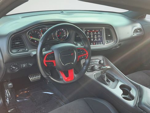 Used 2023 Dodge Challenger GT RWD image 9