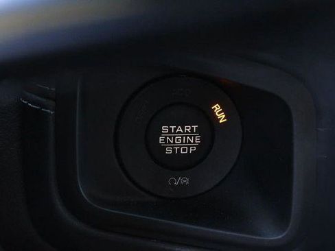 Used 2025 Jeep Wrangler Sahara image 14