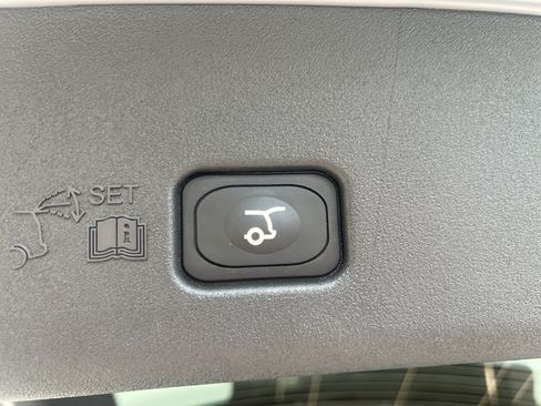 Used 2026 Lincoln Nautilus Premier w/ Equipment Group 102A AWD/4WD image 15