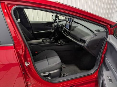Used 2025 Toyota Prius LE image 27