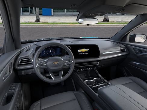 Used 2026 Chevrolet Traverse LT FWD image 16