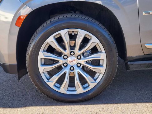 Used 2021 GMC Yukon Denali w/ Denali Premium Package image 19