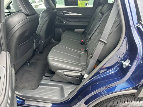 Used 2026 INFINITI QX60 Luxe w/ Cargo Package FWD image 17