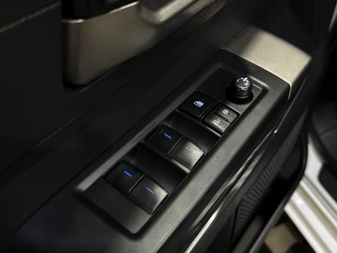 Used 2022 Toyota Tundra SR5 AWD/4WD image 26