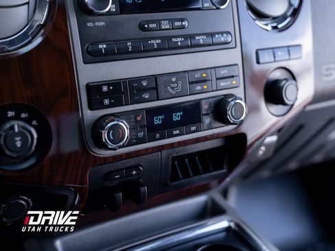 Used 2012 Ford F350 Lariat w/ Lariat Interior Pkg image 37